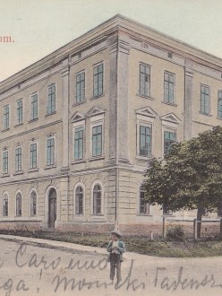 Гімназія (дат. 1908 - Шпербер)